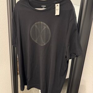 Express Black Tshirt - XXL
New with tags. Never worn. Non smoking home